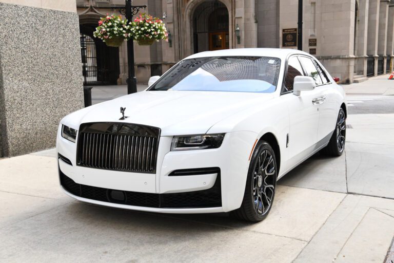 2021 Rolls-Royce Ghost Drive: a Lesson in Opulence and Worthiness